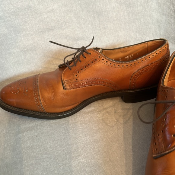 Allen Edmonds Sanford Cap Toe Oxford All Leather with Leather Soles - Picture 8 of 12